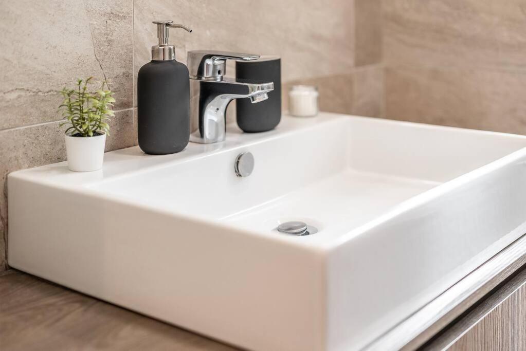Carrobbio'S Nest - Elegant With Wifi And Netflix Leilighet Milano Eksteriør bilde